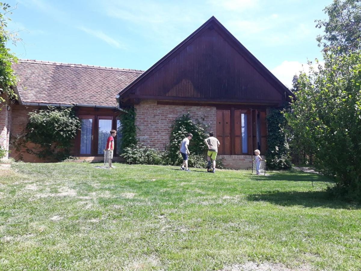 Vadszolos Porta Ispánk Exterior photo